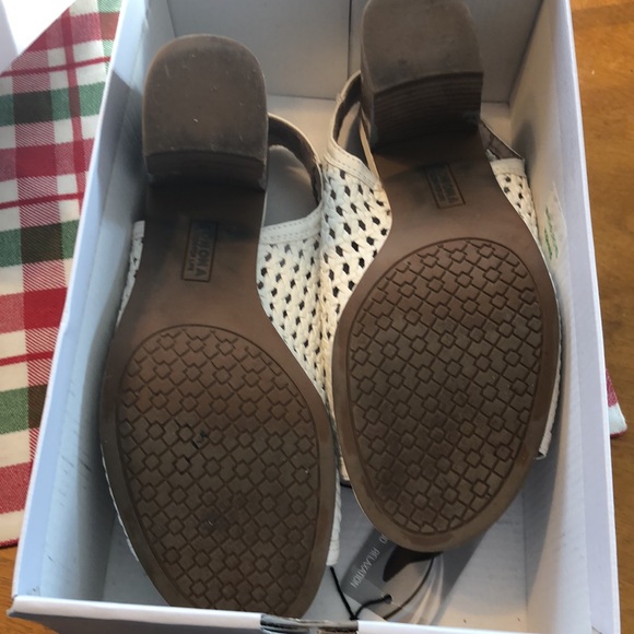 Sonoma White Heels - Picture 10 of 11